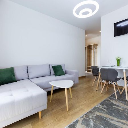 Nyvky Like Home - Nyvky Park - Apt 45 Kiev Ngoại thất bức ảnh